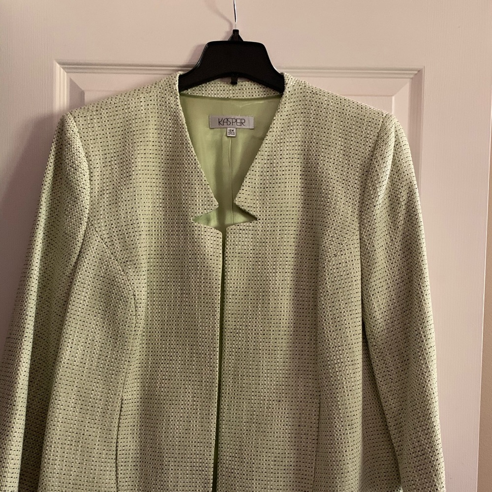 Stunning Kasper suit coat/jacket.